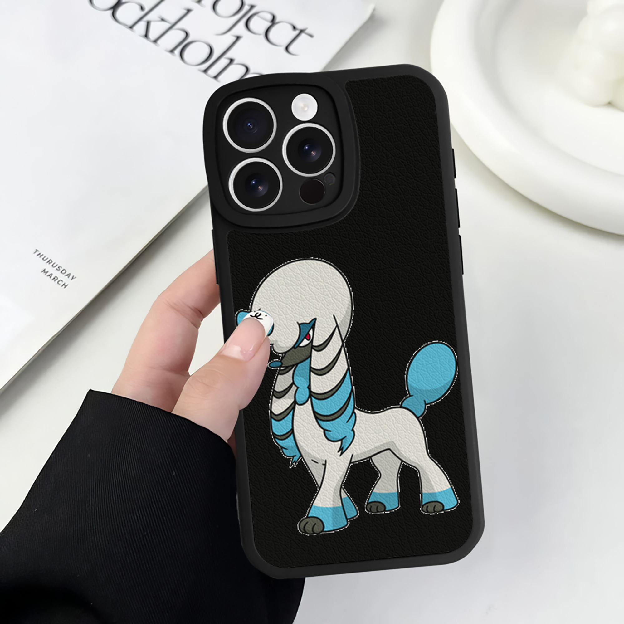 （画像用） ポケットモンスター Pokémon 【iPhone 16シリーズ対応】シリコンスマホケース（レザー調） 材質：シリコン